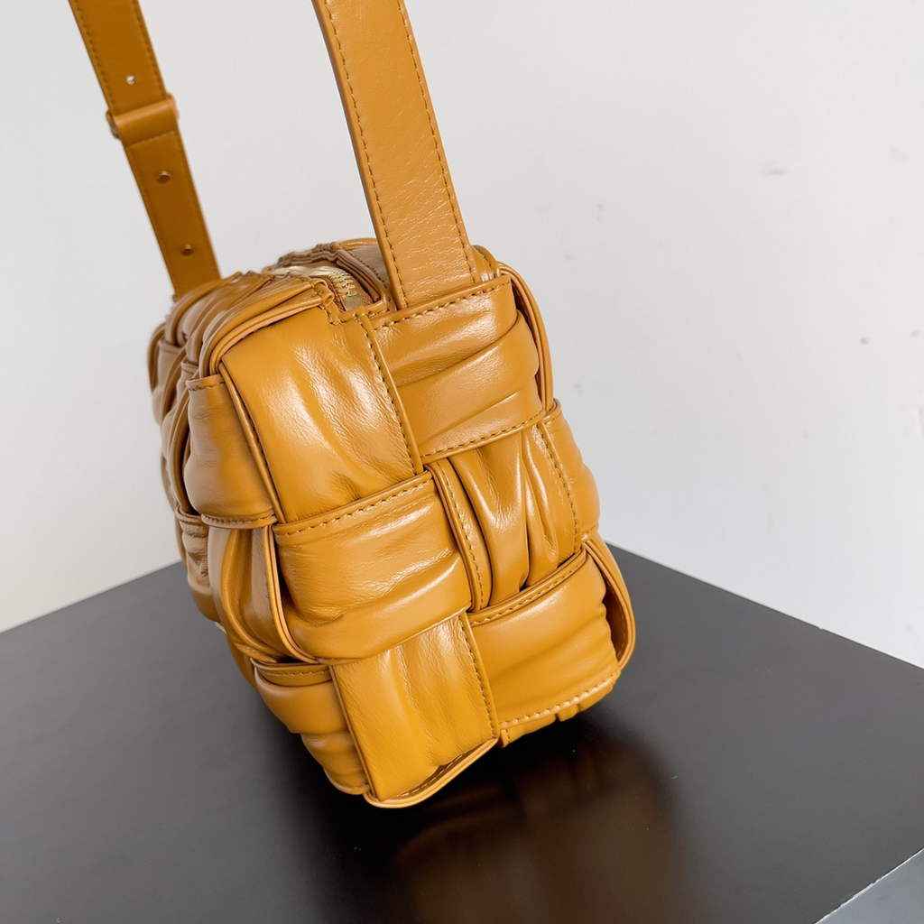 Bottega Veneta BV 717090 Brick Cassette In Tan