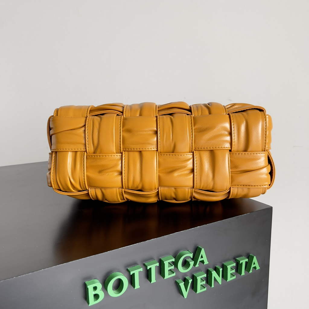 Bottega Veneta BV 717090 Brick Cassette In Tan