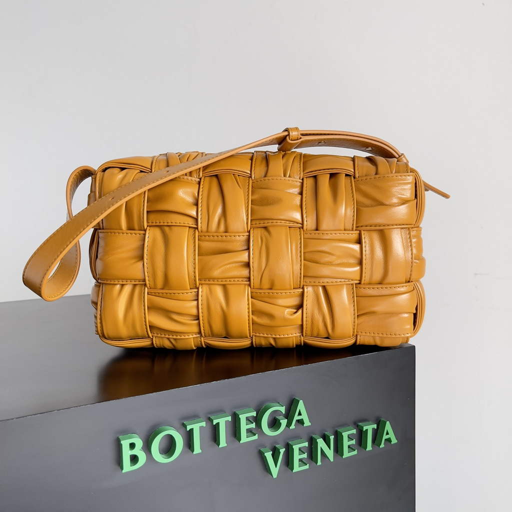 Bottega Veneta BV 717090 Brick Cassette In Tan
