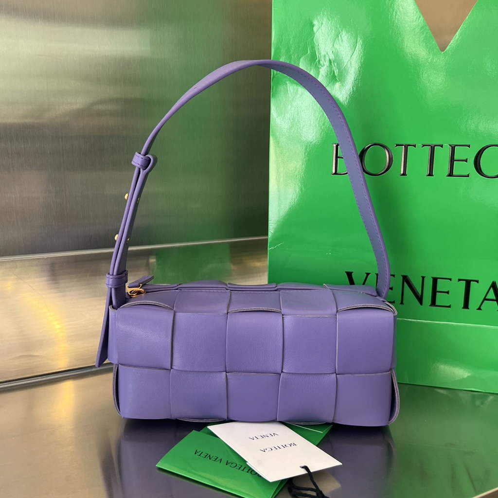 Bottega Veneta BV 729166 Small Brick Cassette In Purple