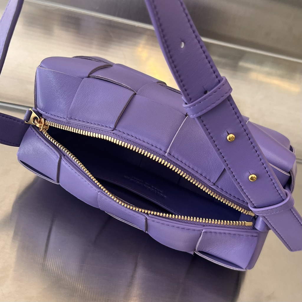 Bottega Veneta BV 729166 Small Brick Cassette In Purple