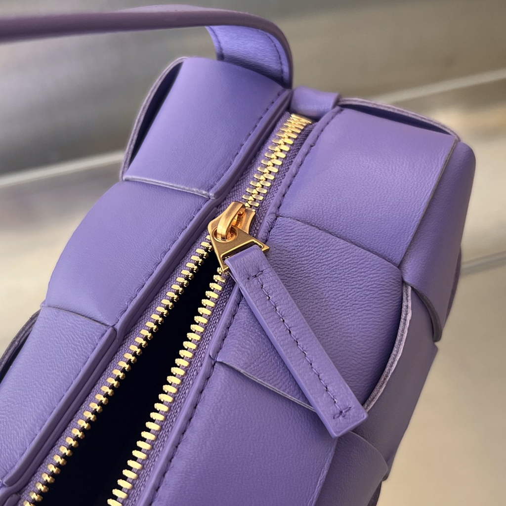 Bottega Veneta BV 729166 Small Brick Cassette In Purple