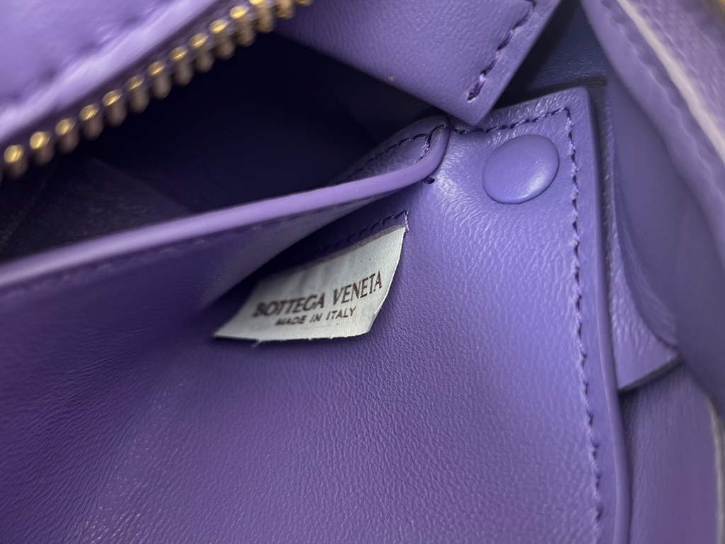 Bottega Veneta BV 729166 Small Brick Cassette In Purple