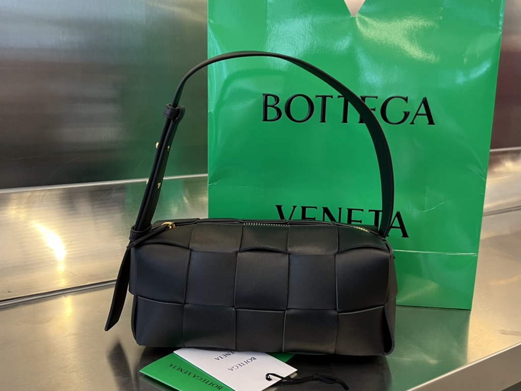 Bottega Veneta BV 729166 Small Brick Cassette In Black