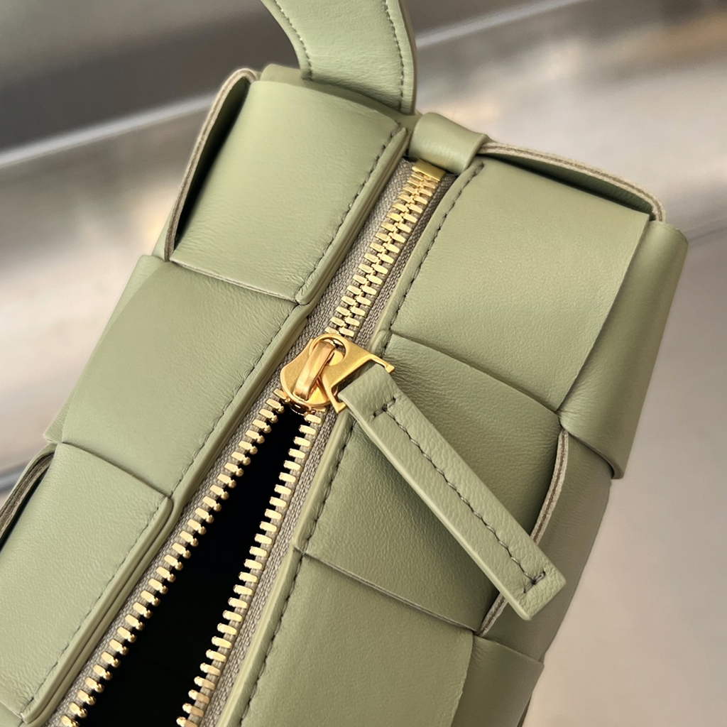 Bottega Veneta BV 729166 Small Brick Cassette In Light Green