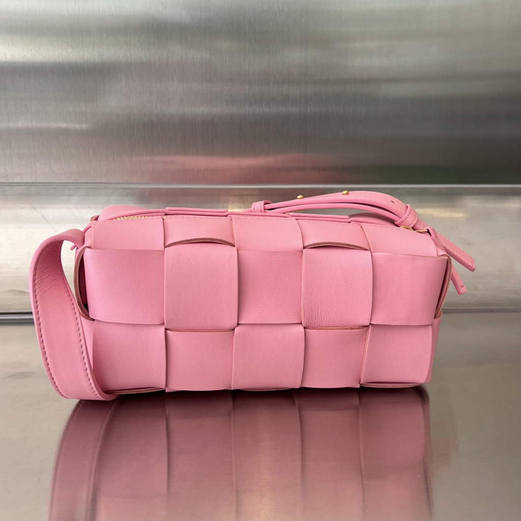 Bottega Veneta BV 729166 Small Brick Cassette In Pink