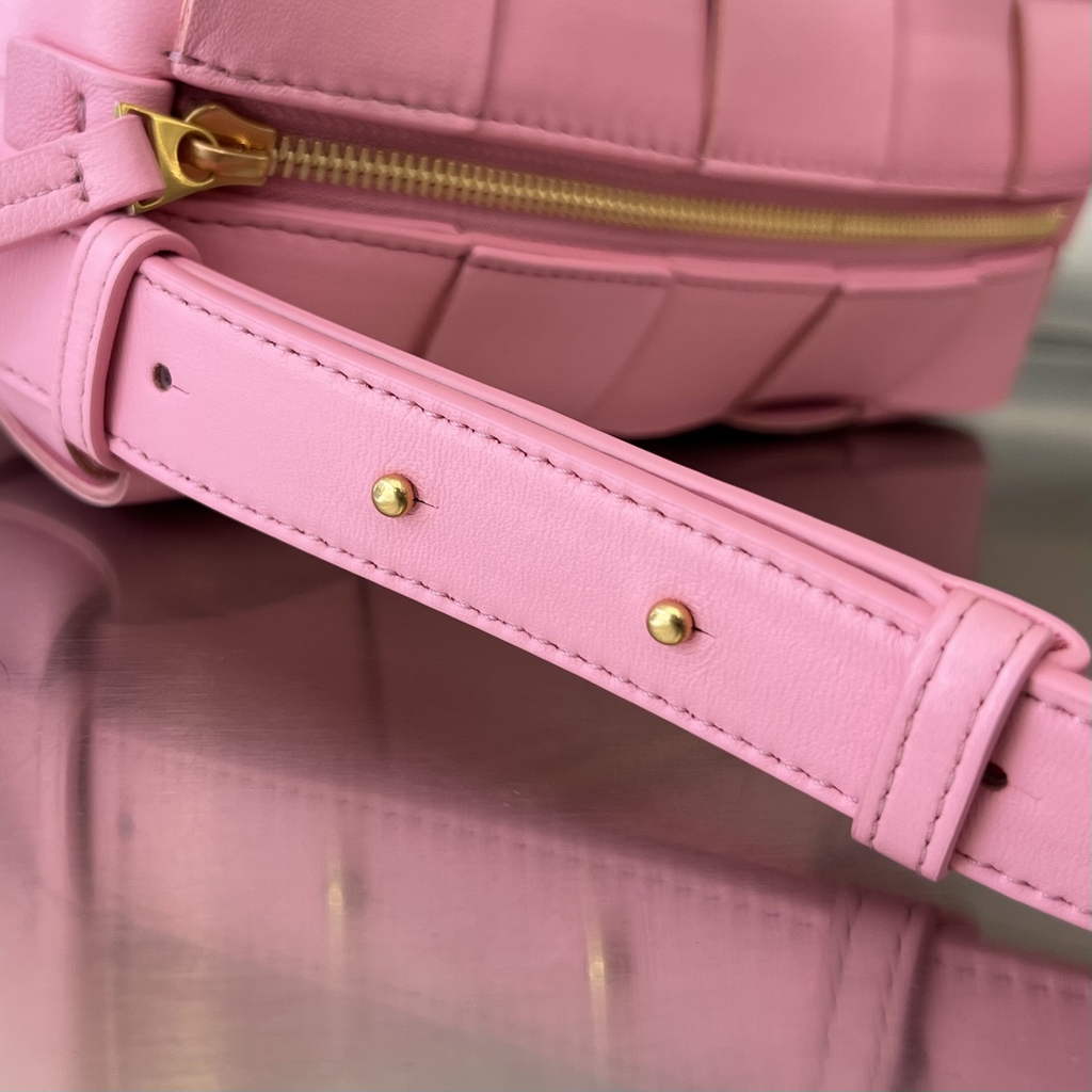 Bottega Veneta BV 729166 Small Brick Cassette In Pink