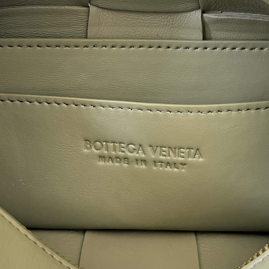 Bottega Veneta BV 729166 Small Brick Cassette In Light Green