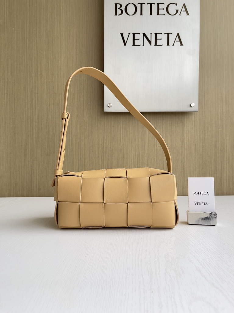 Bottega Veneta BV 729166 Small Brick Cassette In Dark Beige