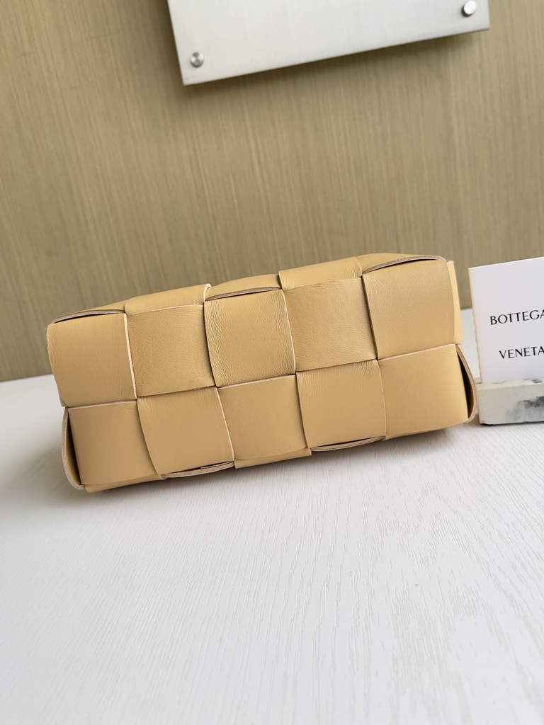Bottega Veneta BV 729166 Small Brick Cassette In Dark Beige