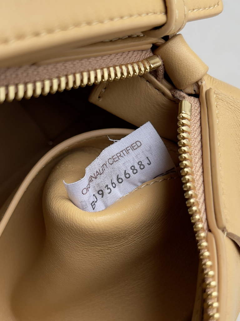Bottega Veneta BV 729166 Small Brick Cassette In Dark Beige