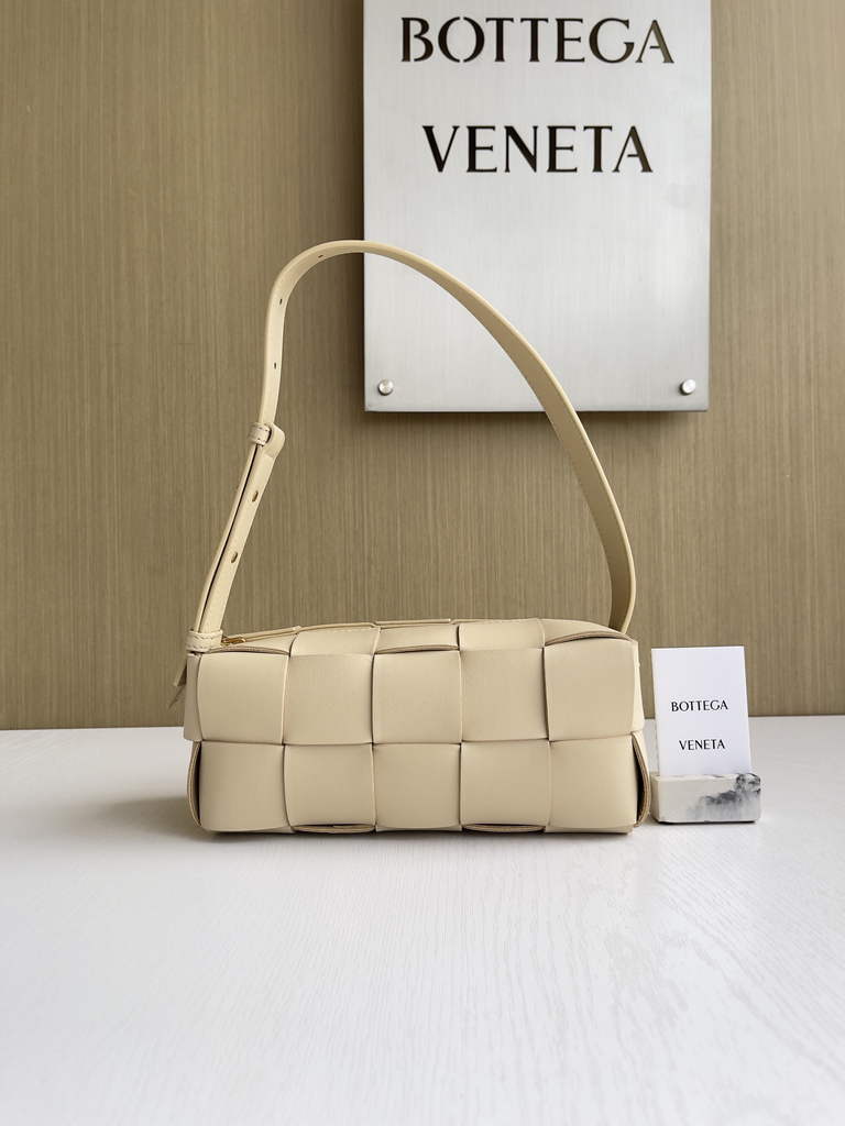 Bottega Veneta BV 729166 Small Brick Cassette In Beige