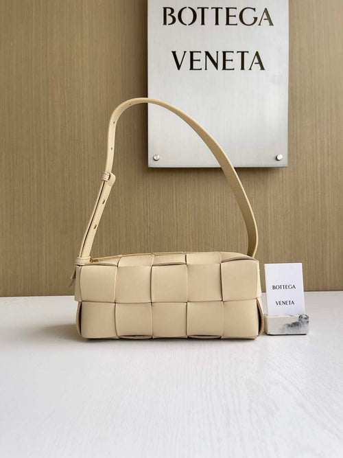 Bottega Veneta BV 729166 Small Brick Cassette In Beige