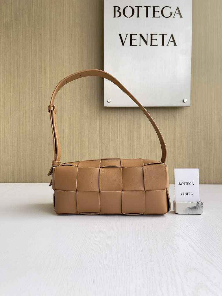 Bottega Veneta BV 729166 Small Brick Cassette In Tan