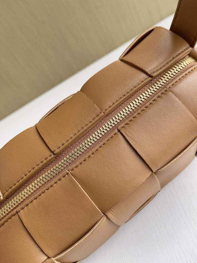 Bottega Veneta BV 729166 Small Brick Cassette In Tan