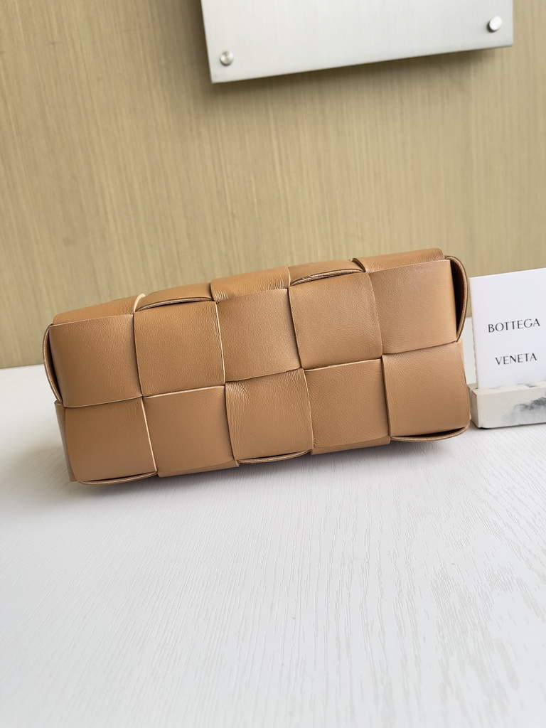 Bottega Veneta BV 729166 Small Brick Cassette In Tan