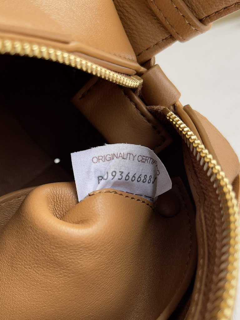 Bottega Veneta BV 729166 Small Brick Cassette In Tan