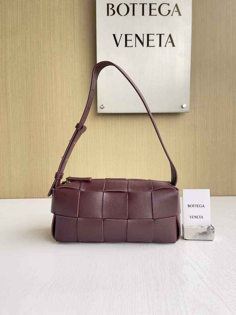 Bottega Veneta BV 729166 Small Brick Cassette In Wine Red