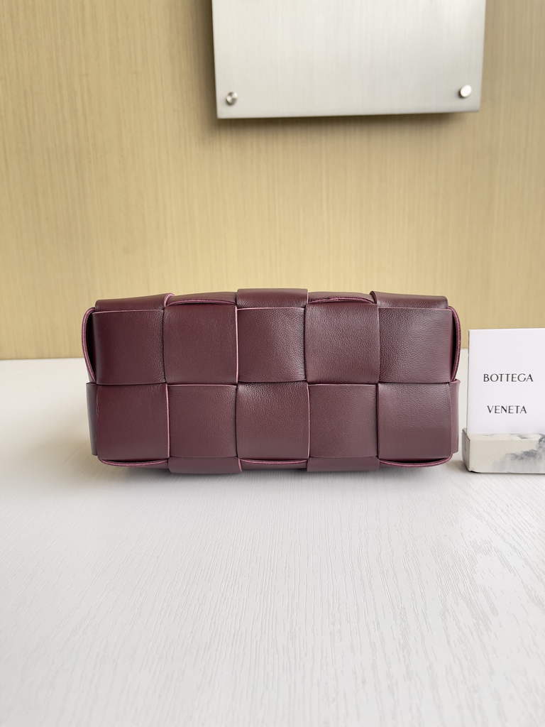 Bottega Veneta BV 729166 Small Brick Cassette In Wine Red