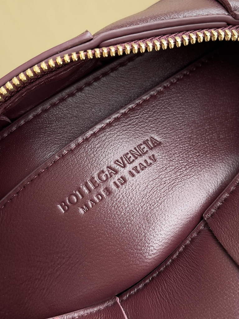 Bottega Veneta BV 729166 Small Brick Cassette In Wine Red