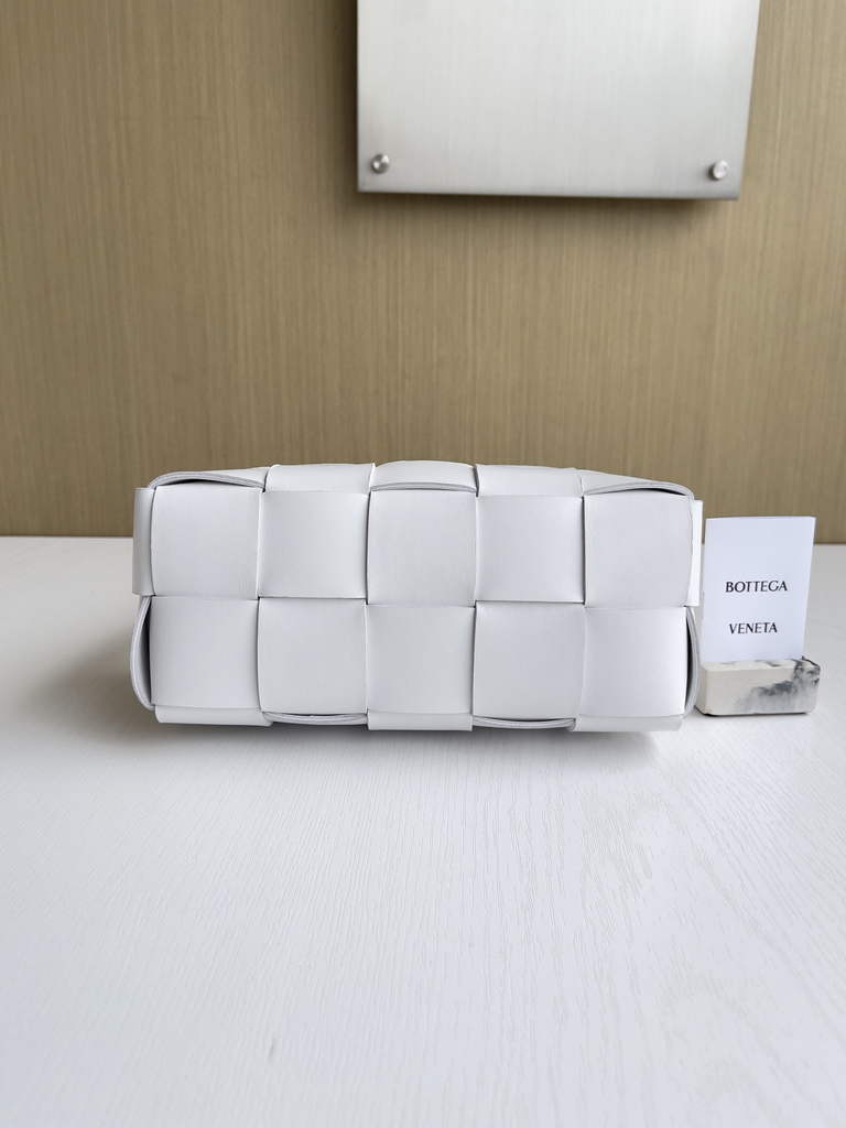 Bottega Veneta BV 729166 Small Brick Cassette In White