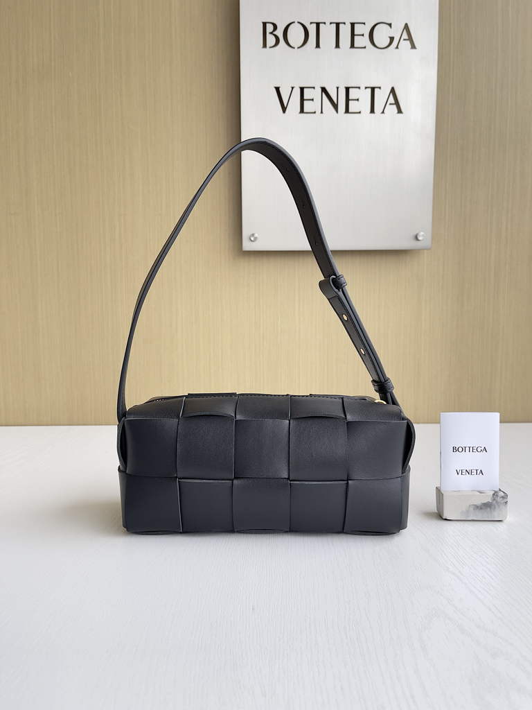 Bottega Veneta BV 729166 Small Brick Cassette In Black