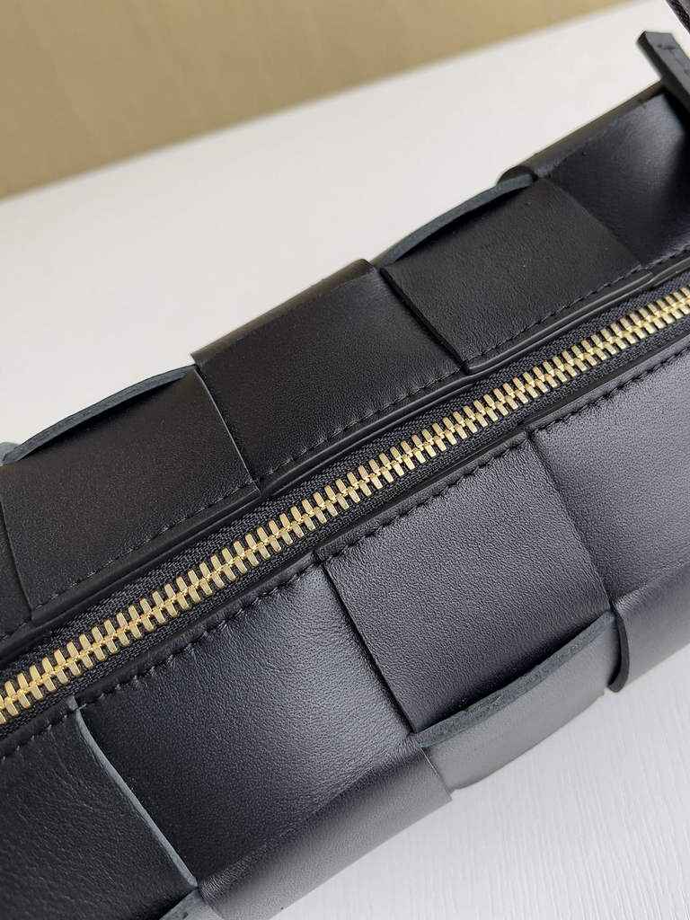 Bottega Veneta BV 729166 Small Brick Cassette In Black