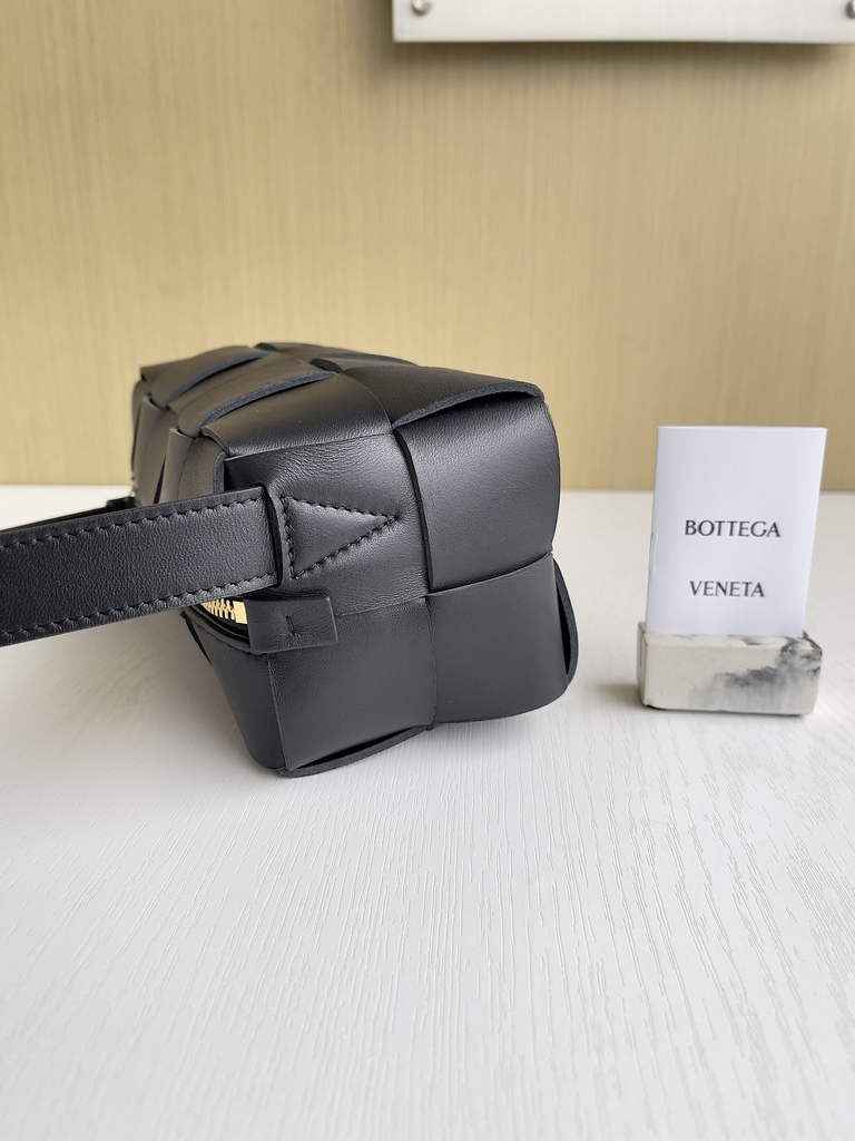 Bottega Veneta BV 729166 Small Brick Cassette In Black