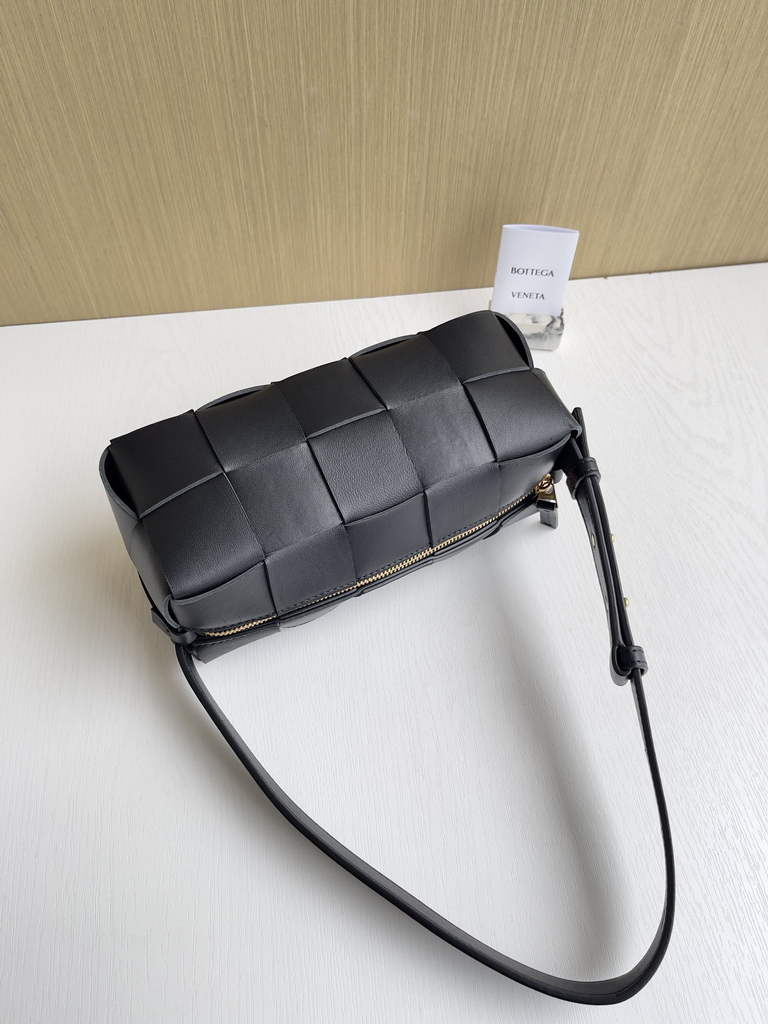 Bottega Veneta BV 729166 Small Brick Cassette In Black
