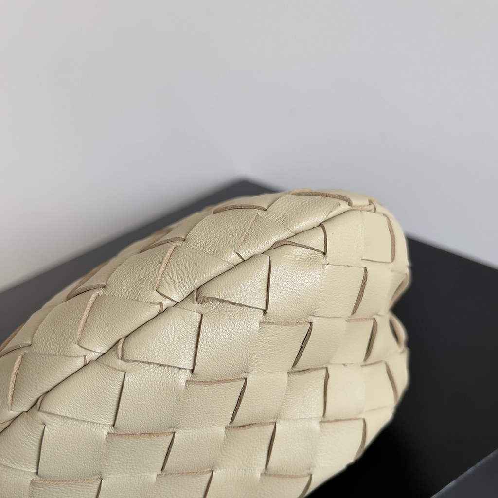 Bottega Veneta Candy Jodie bag 730828 Calfskin Beige