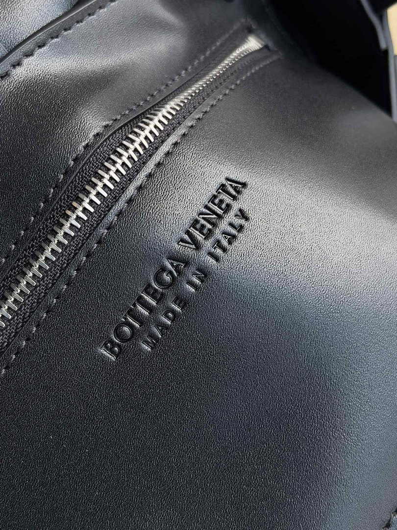 Bottega Veneta Cassette 755161 Lambskin Black