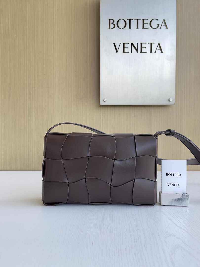 Bottega Veneta Cassette 755161 Lambskin Light Brown