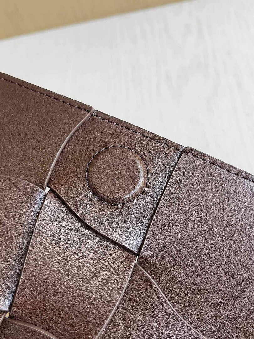 Bottega Veneta Cassette 755161 Lambskin Light Brown
