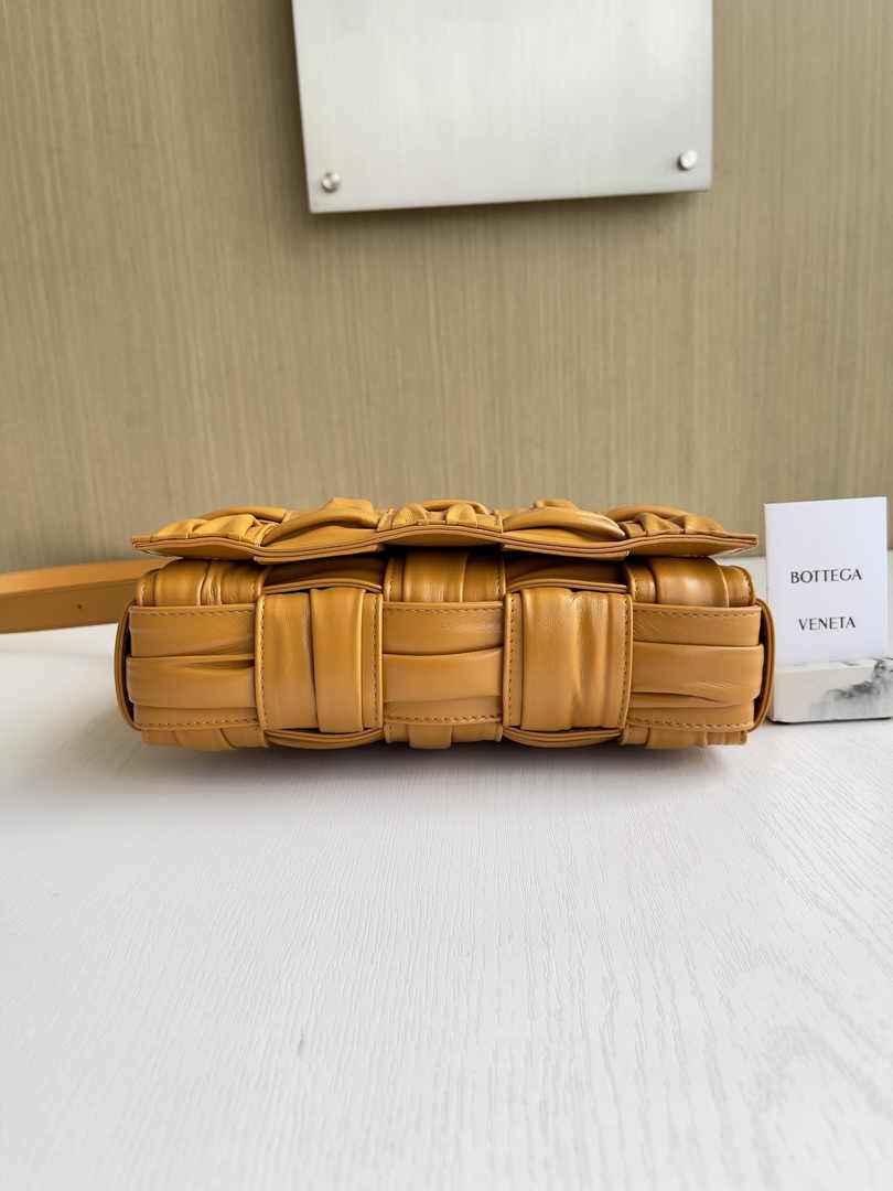 Bottega Veneta Cassette Bag 717089 Calfskin Yellow