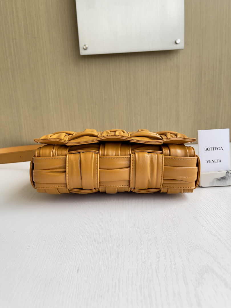 Bottega Veneta Cassette Bag 717089 Calfskin Yellow