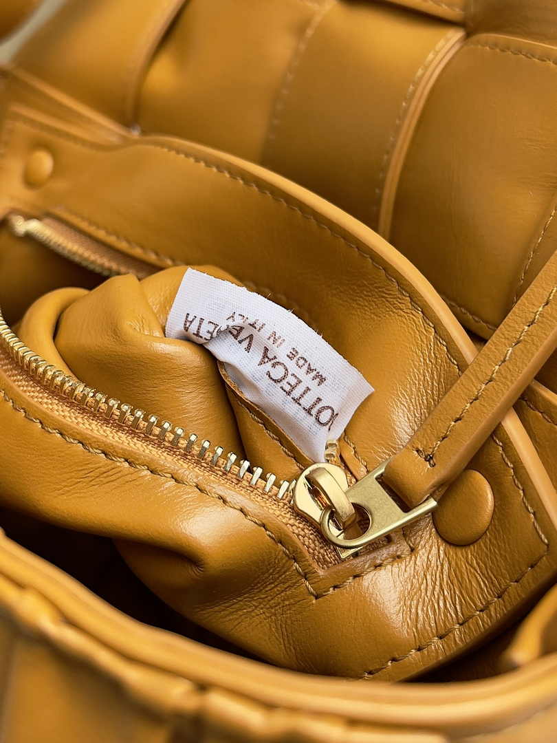 Bottega Veneta Cassette Bag 717089 Calfskin Yellow