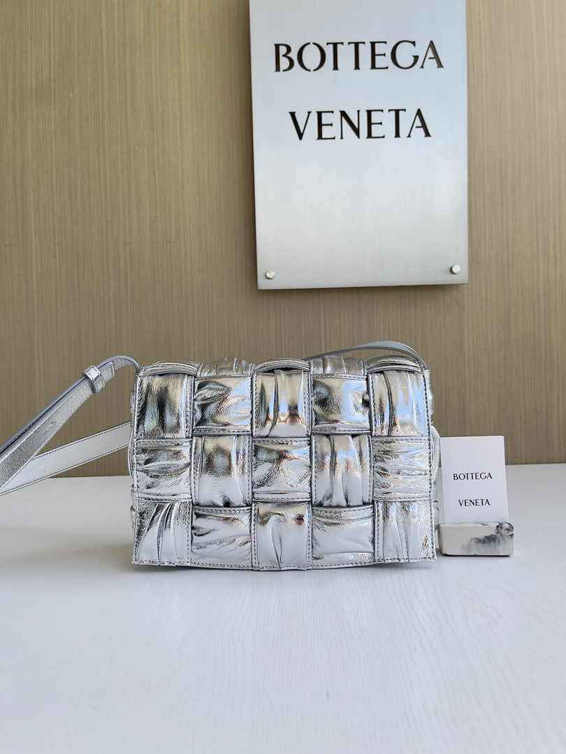 Bottega Veneta Cassette Bag 717089 Calfskin Silver