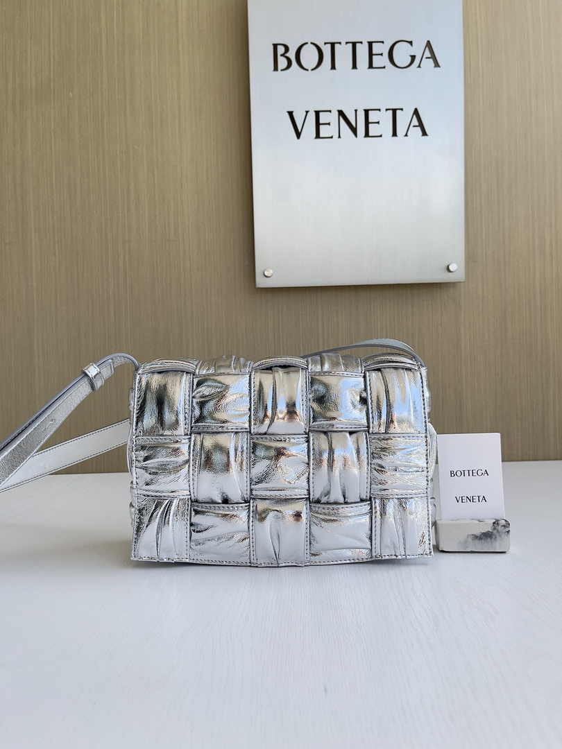 Bottega Veneta Cassette Bag 717089 Calfskin Silver