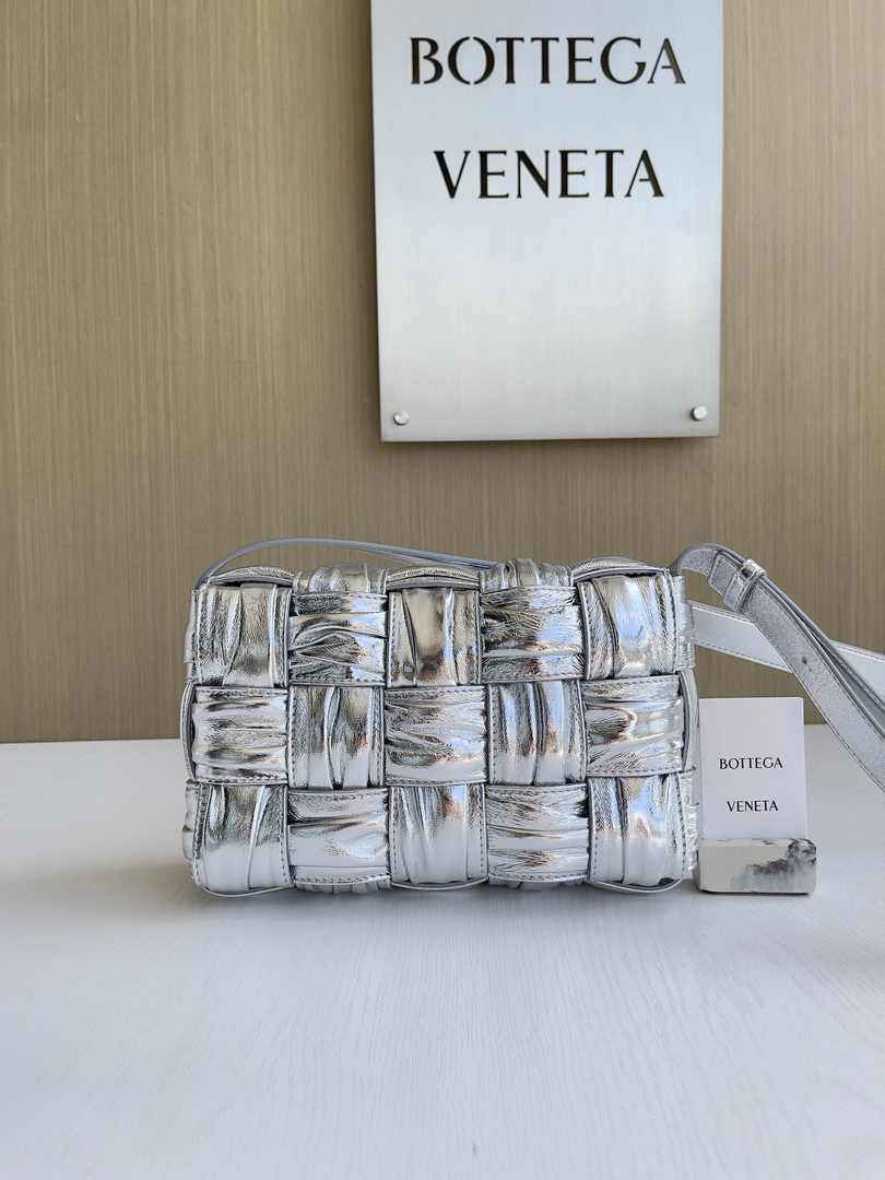 Bottega Veneta Cassette Bag 717089 Calfskin Silver