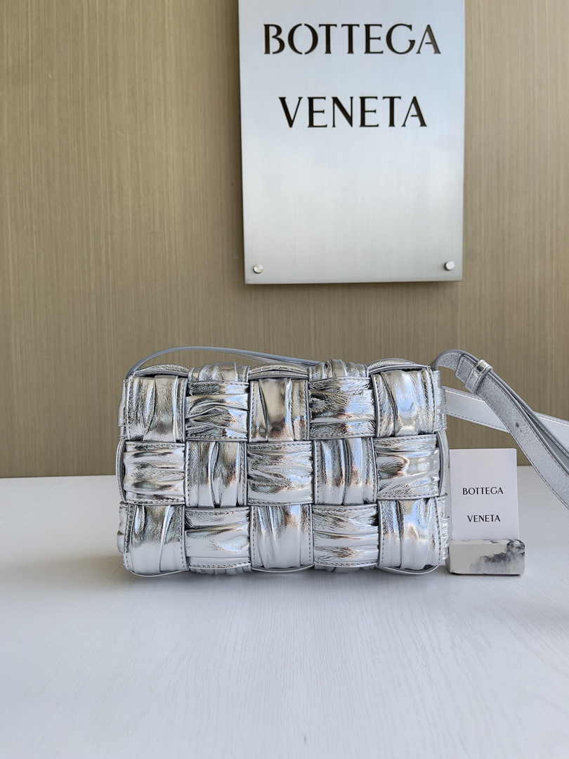 Bottega Veneta Cassette Bag 717089 Calfskin Silver