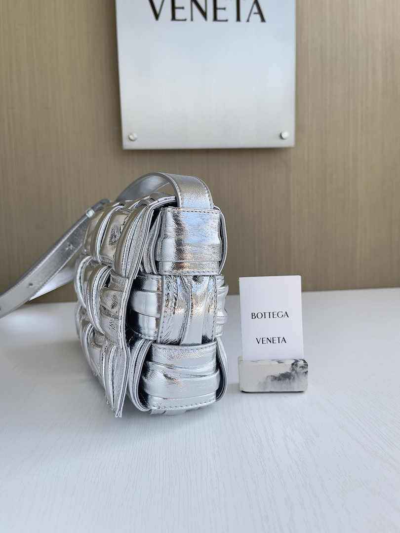 Bottega Veneta Cassette Bag 717089 Calfskin Silver