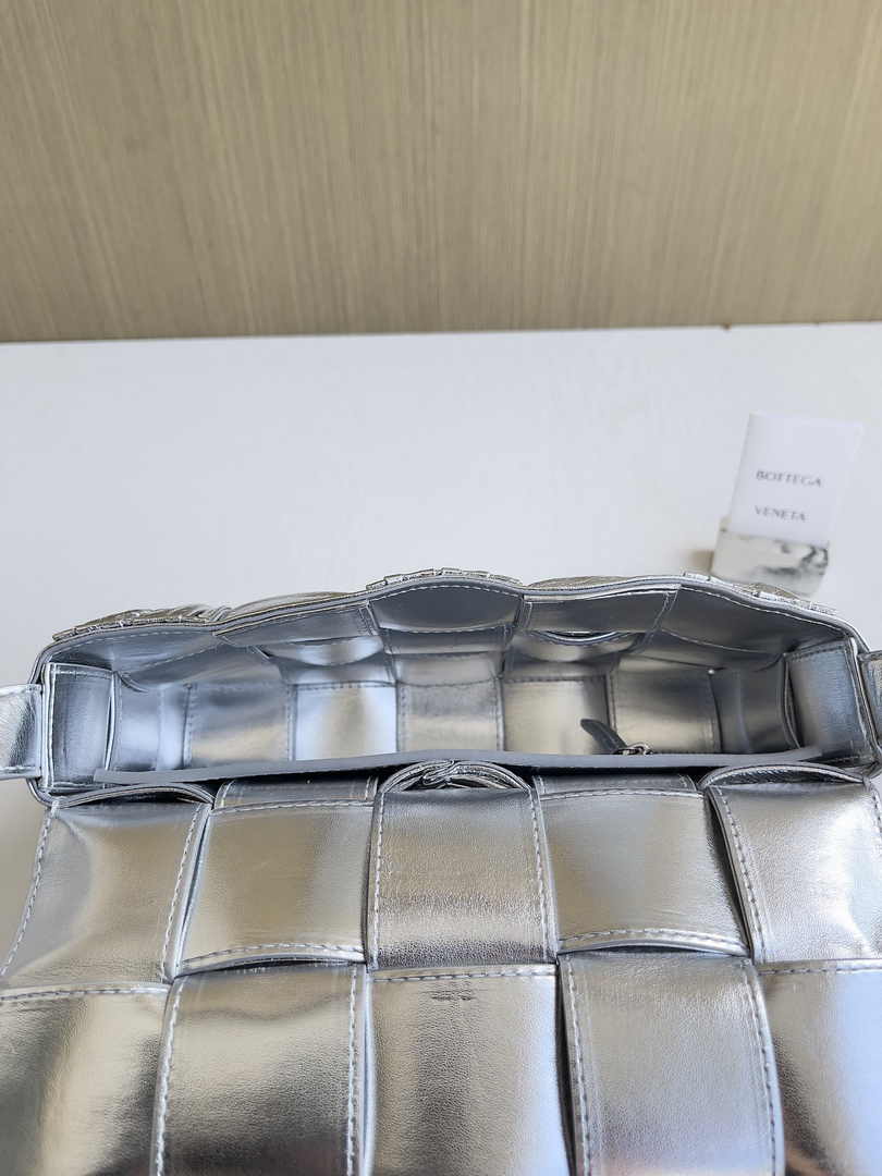 Bottega Veneta Cassette Bag 717089 Calfskin Silver