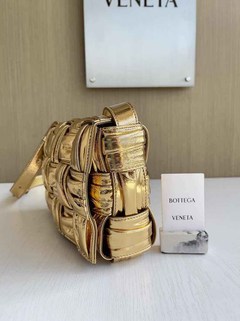 Bottega Veneta Cassette Bag 717089 Calfskin Gold