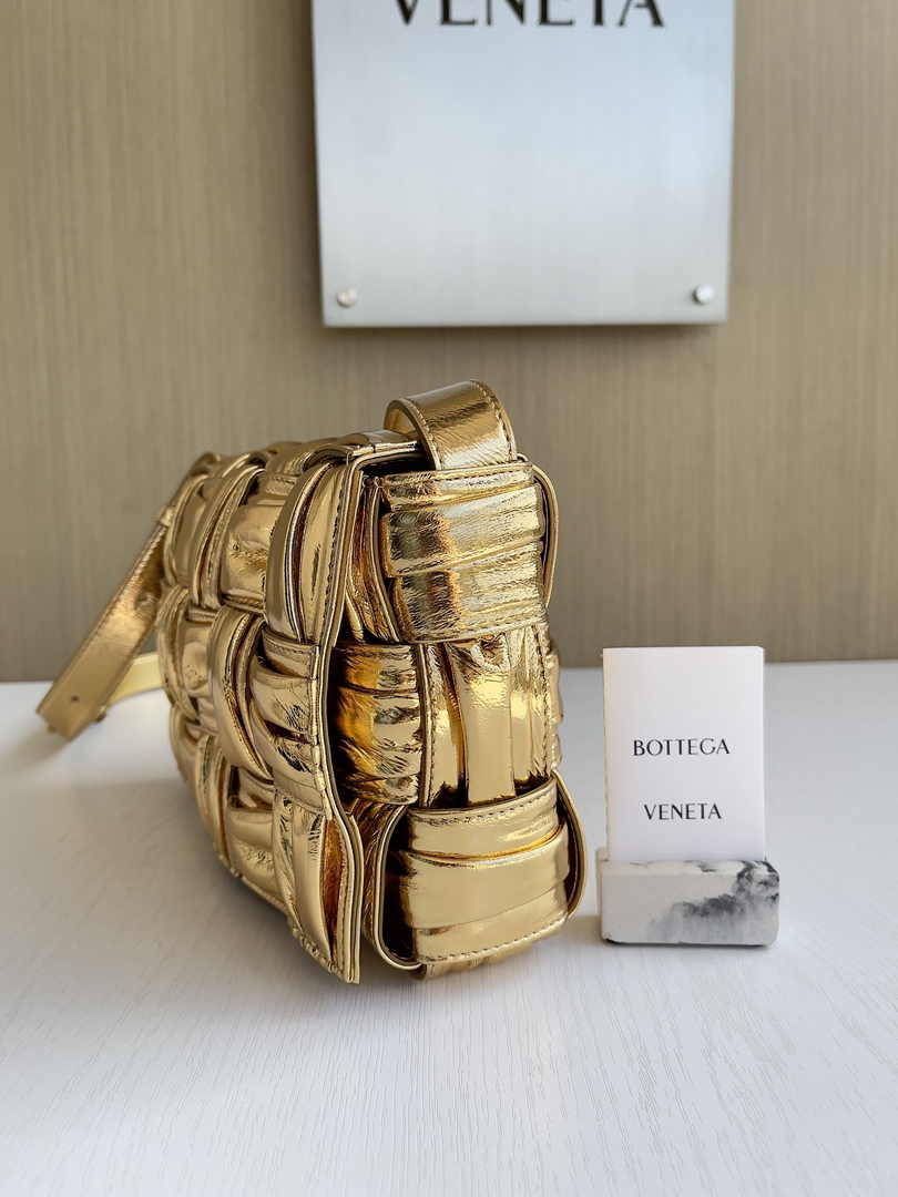 Bottega Veneta Cassette Bag 717089 Calfskin Gold
