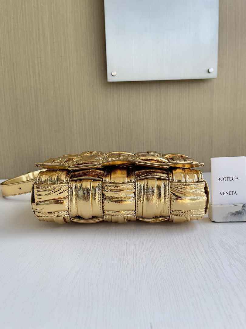 Bottega Veneta Cassette Bag 717089 Calfskin Gold