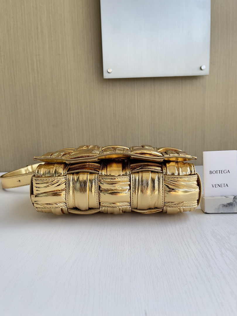 Bottega Veneta Cassette Bag 717089 Calfskin Gold