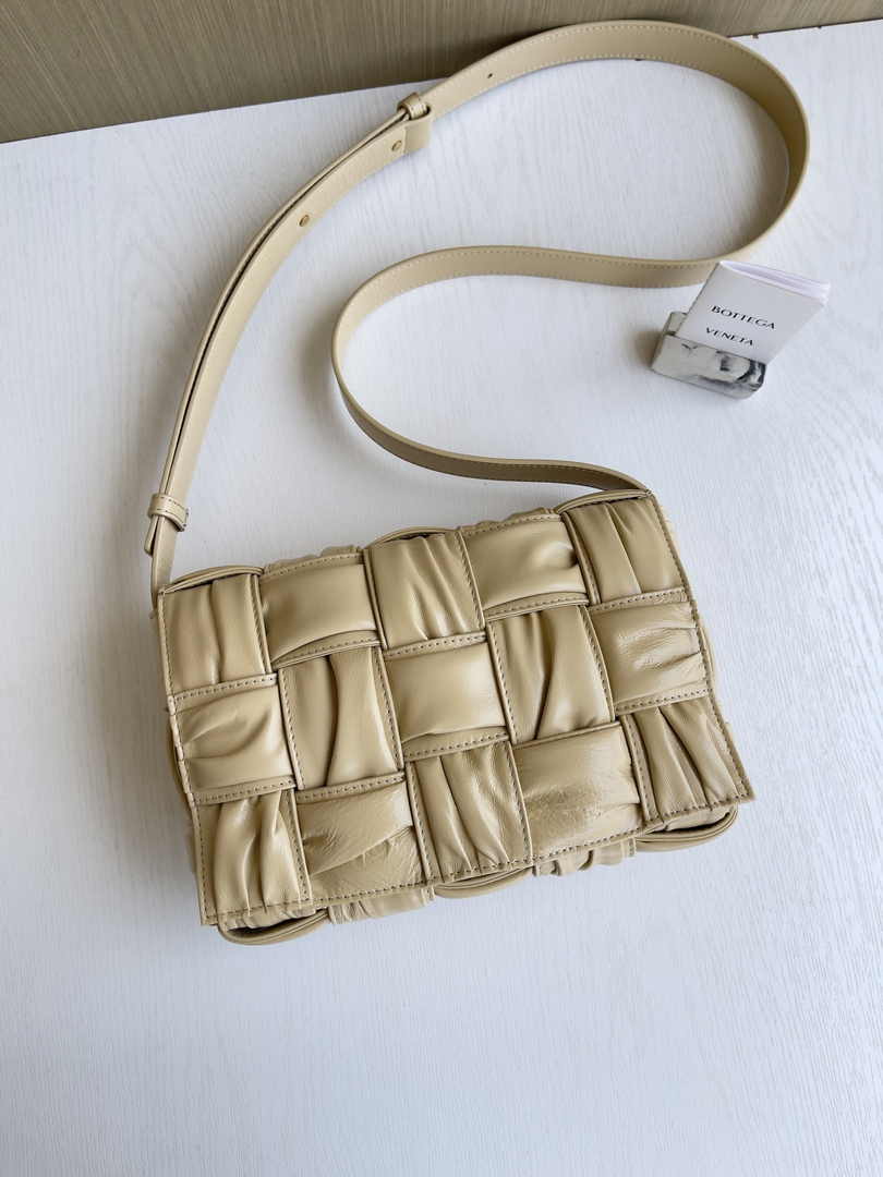 Bottega Veneta Cassette Bag 717089 Calfskin Apricot
