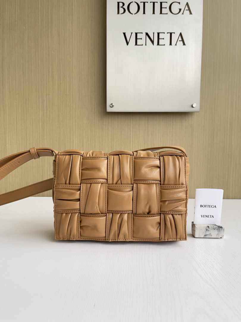 Bottega Veneta Cassette Bag 717089 Calfskin Tan