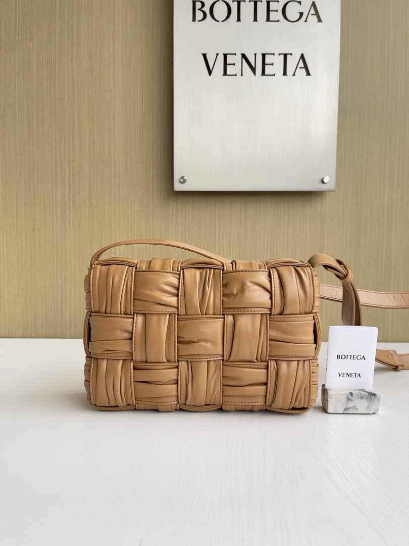 Bottega Veneta Cassette Bag 717089 Calfskin Tan