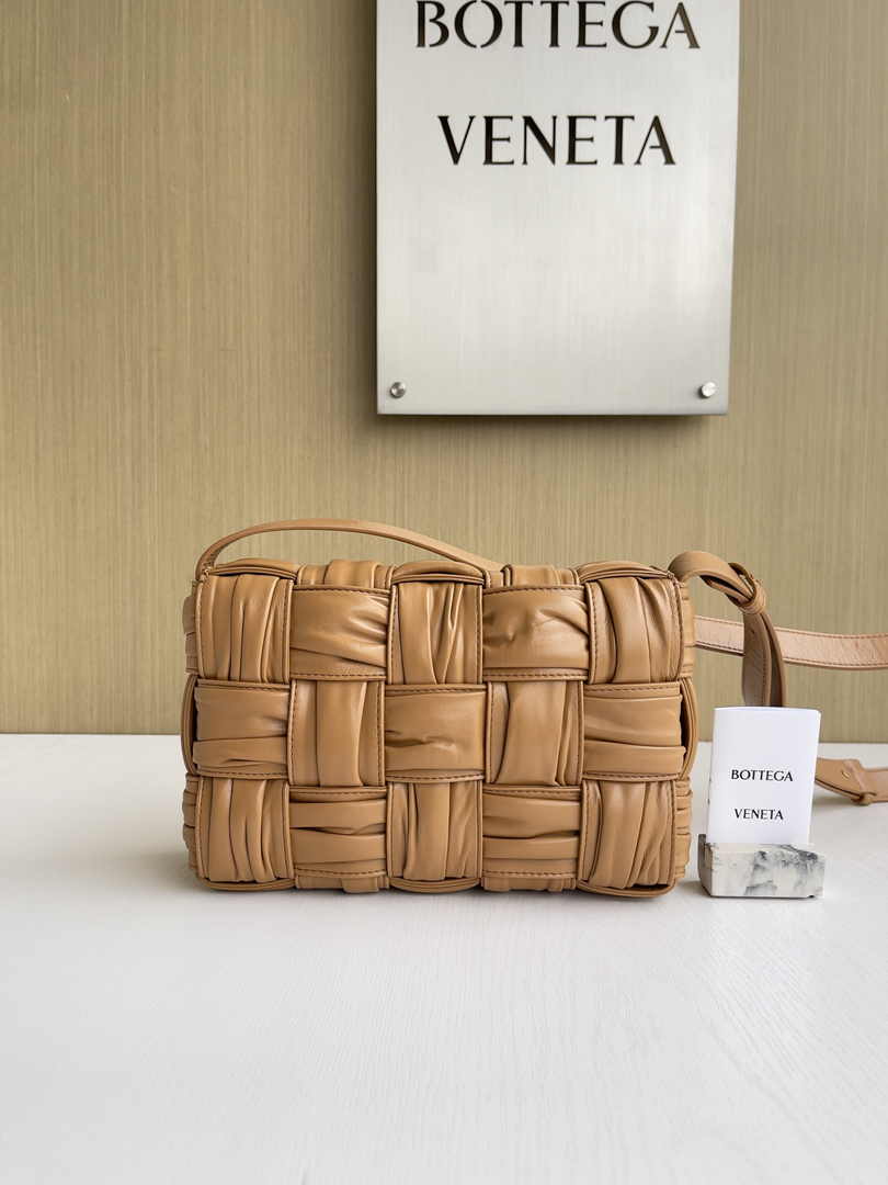 Bottega Veneta Cassette Bag 717089 Calfskin Tan
